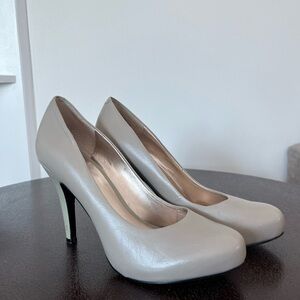 Nine West Classic Cream Heels